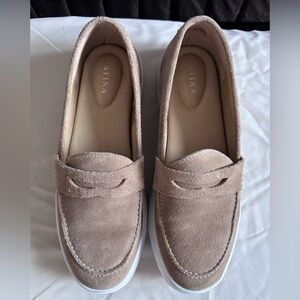 Women's Tan Patina Loafers